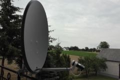 Zamontowana antena satelitarna na balkonie - Garbów