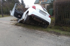 Nasutów Toyota uderzyła w przepust 1