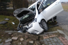 Nasutów Toyota uderzyła w przepust 2