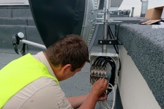 Podłączanie skrzynki przeciwprzepięciowej