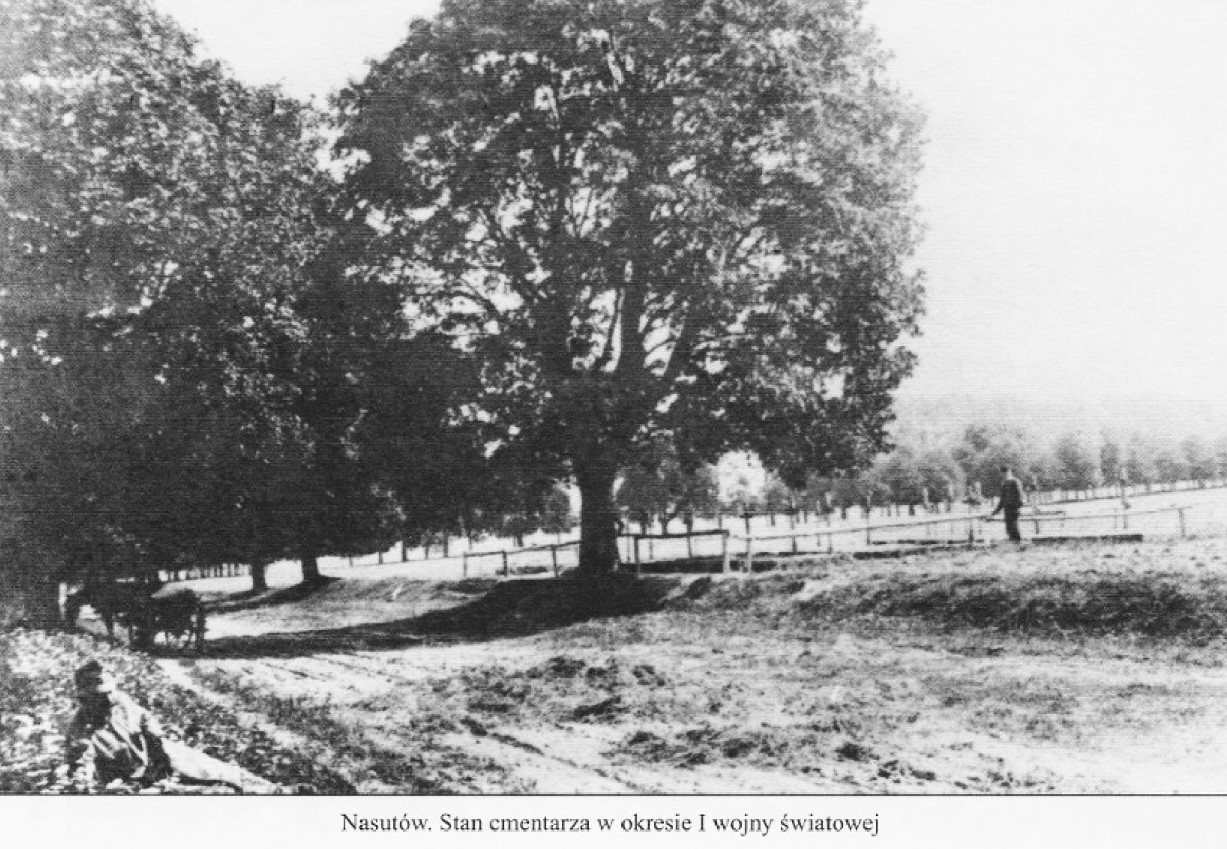 Ryc. 2 - wygląd cmentarza w Nasutowie – pocztówka z okresu I wojny światowej (reprodukcja za: M. Dąbrowski 2004)