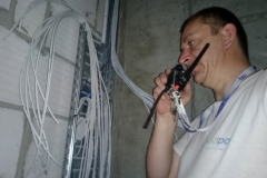 Łączność radiowa podczas prac montażowych