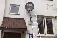Montaż anteny satelitarnej na ścianie w bloku