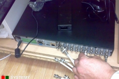 Podłączanie rejestratora CCTV