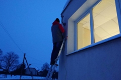 Podczas montażu zewnętrznej anteny LTE na ścianie